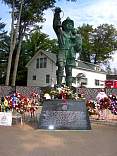 07memorial.jpg