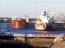 0122algomamarinerpassingjamesrbarker.jpg