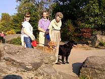 011_100601_03thedogsatroundtop.jpg